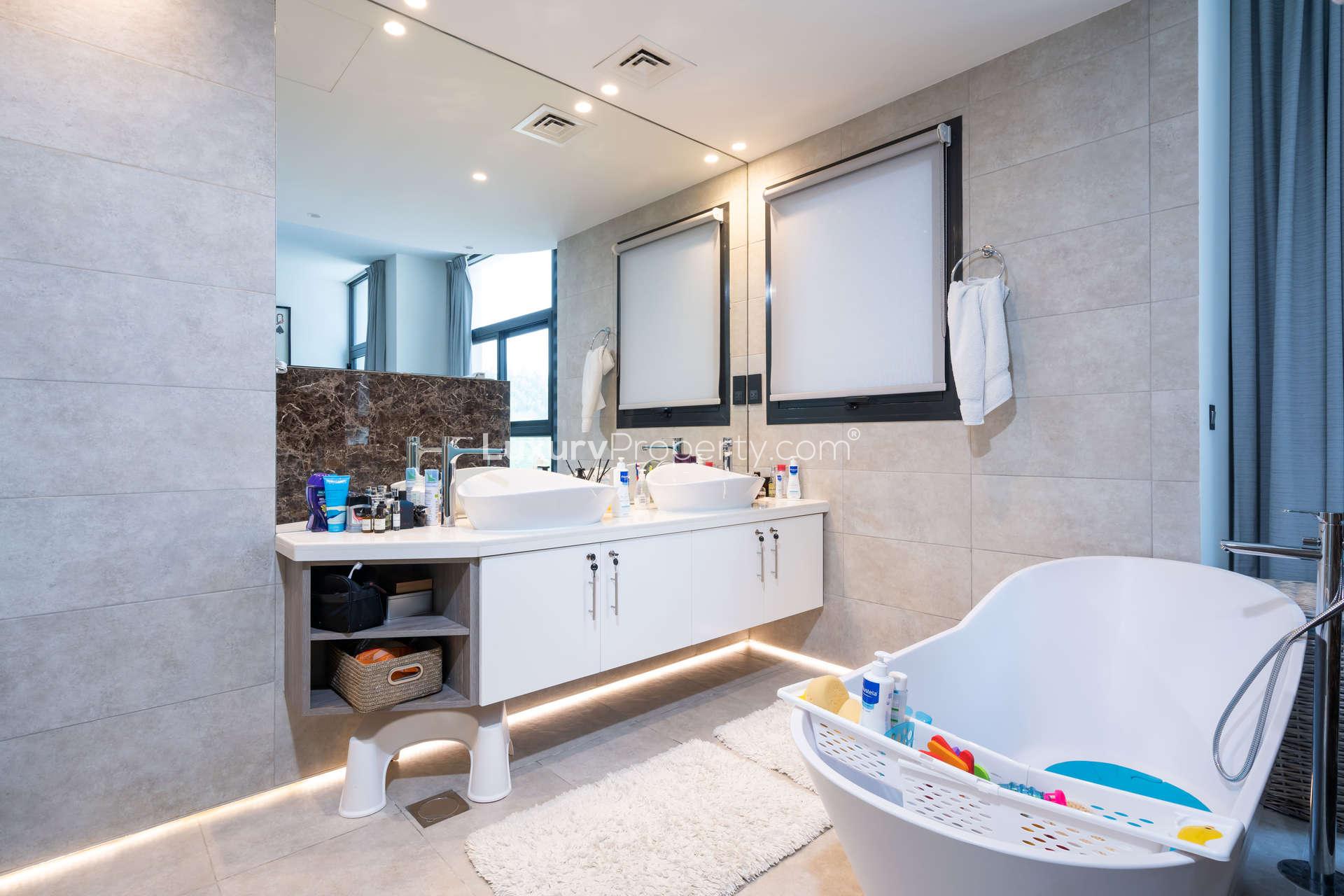 Lush private garden in luxurious 4-bedroom triplex villa, Jumeirah Village Circle, Hyati Residences