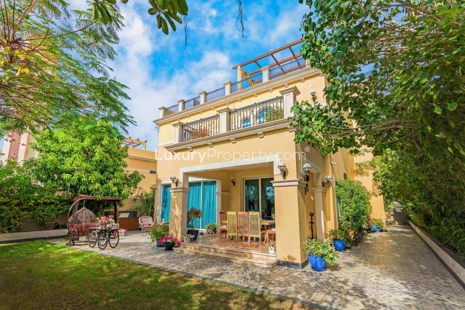 Spacious 4 Bedroom Legacy Nova Villa for Sale in Jumeirah Park