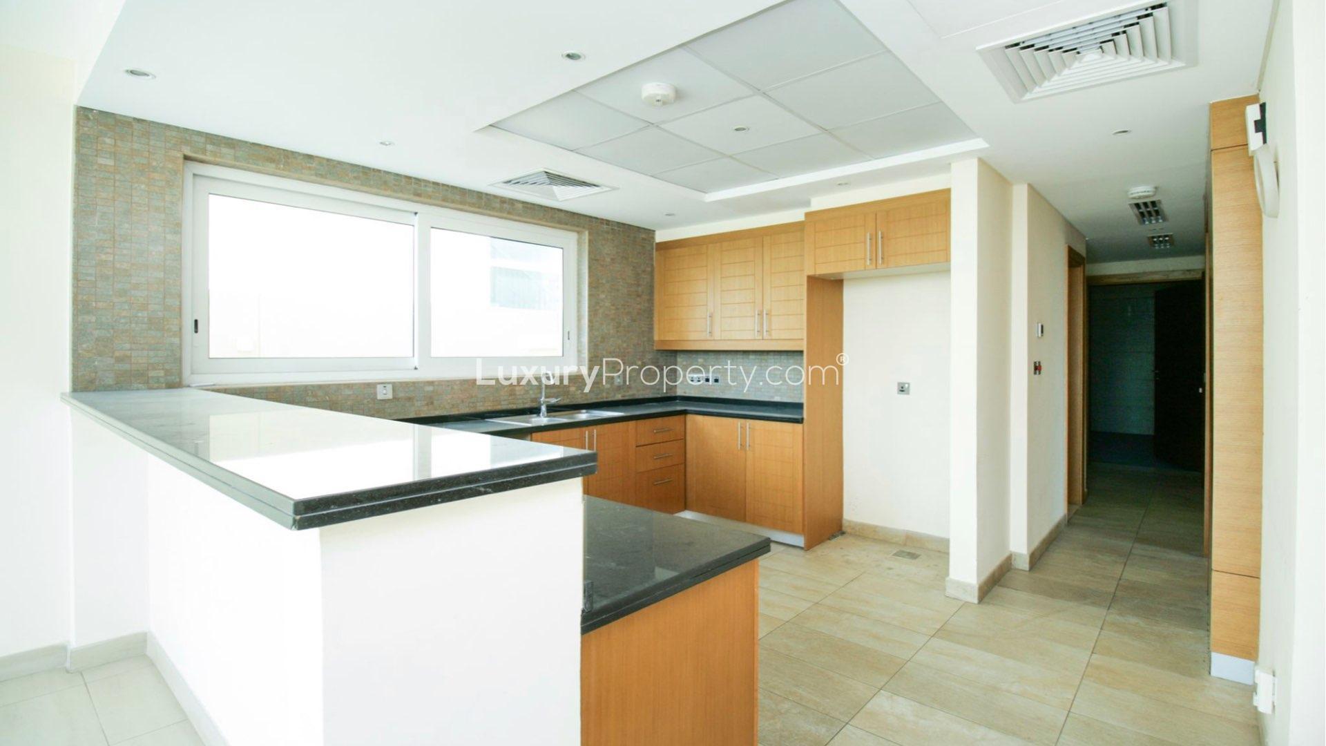 Spacious living area in 4-bedroom villa for sale, Jumeirah Park, Dubai, Legacy Nova