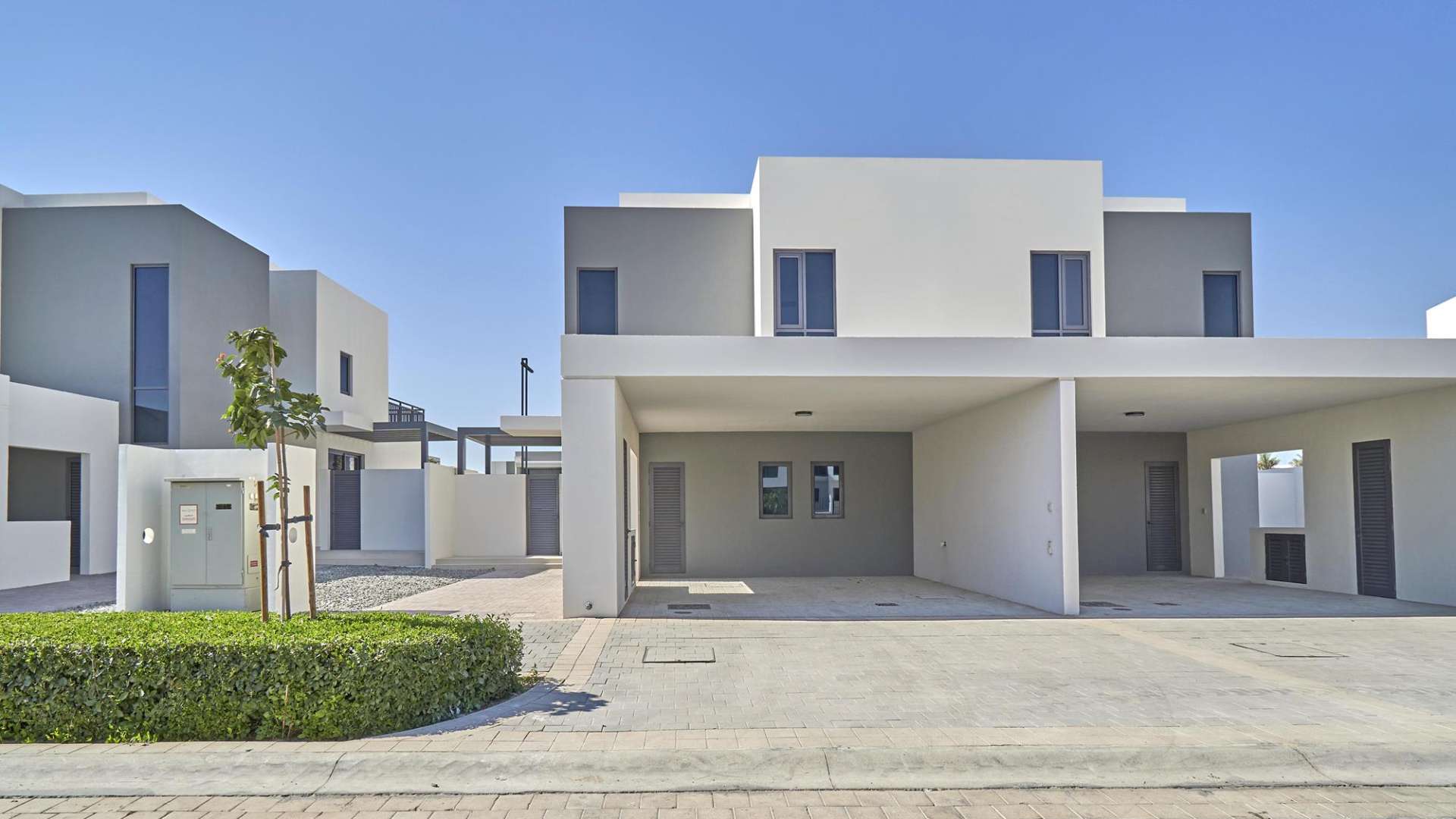 Modern living area in 4-bedroom villa, Dubai Hills Estate, Maple community