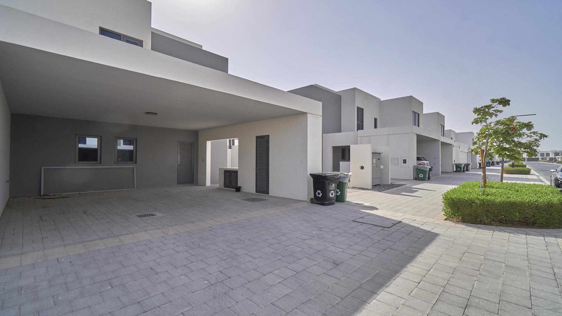 Upgraded 4-bedroom villa exterior in Maple, Dubai Hills Estate, featuring modern architecture
