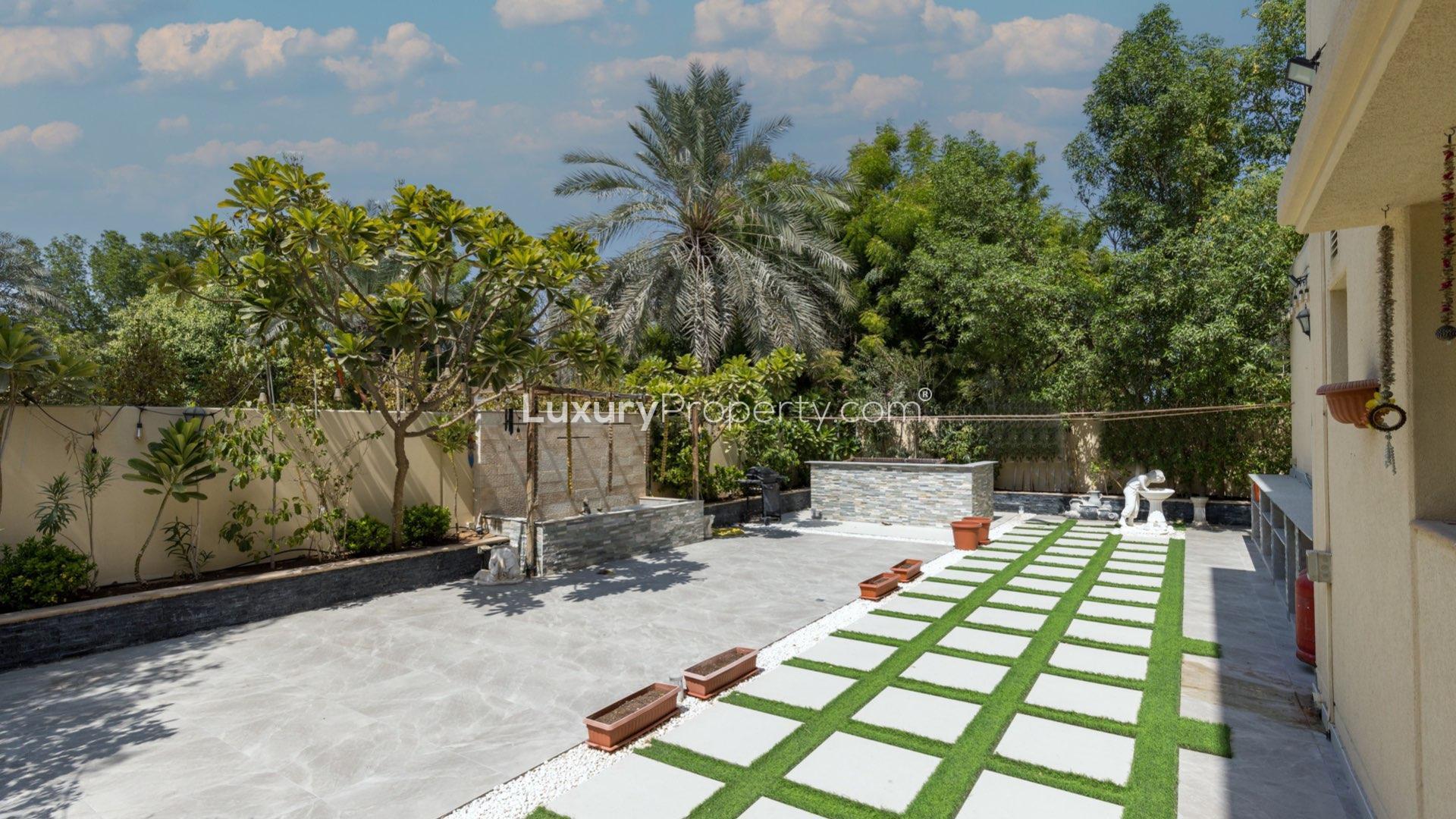 Luxurious living room in Meadows 9 villa, elegant decor and plush seating, LP14574