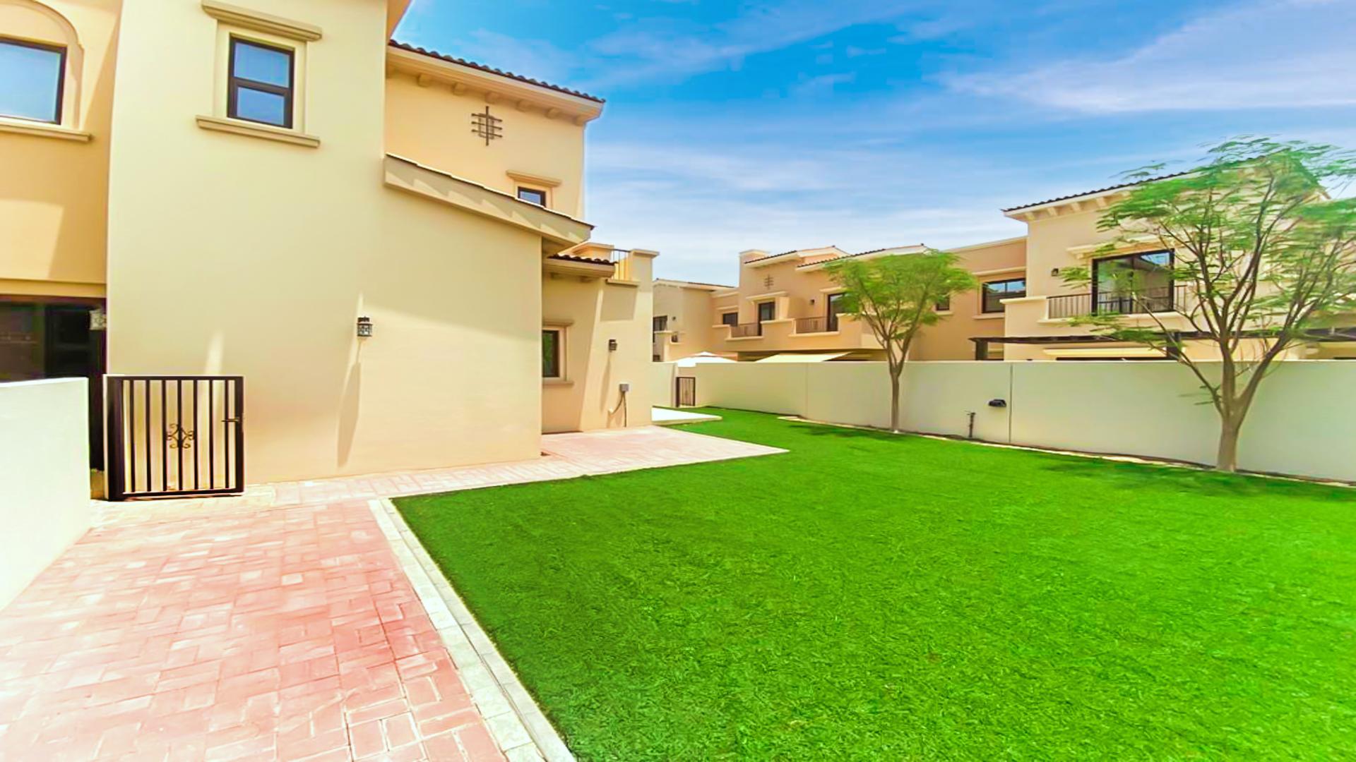 Vacant corner villa with large green yard in Mira, Reem community, available for rent