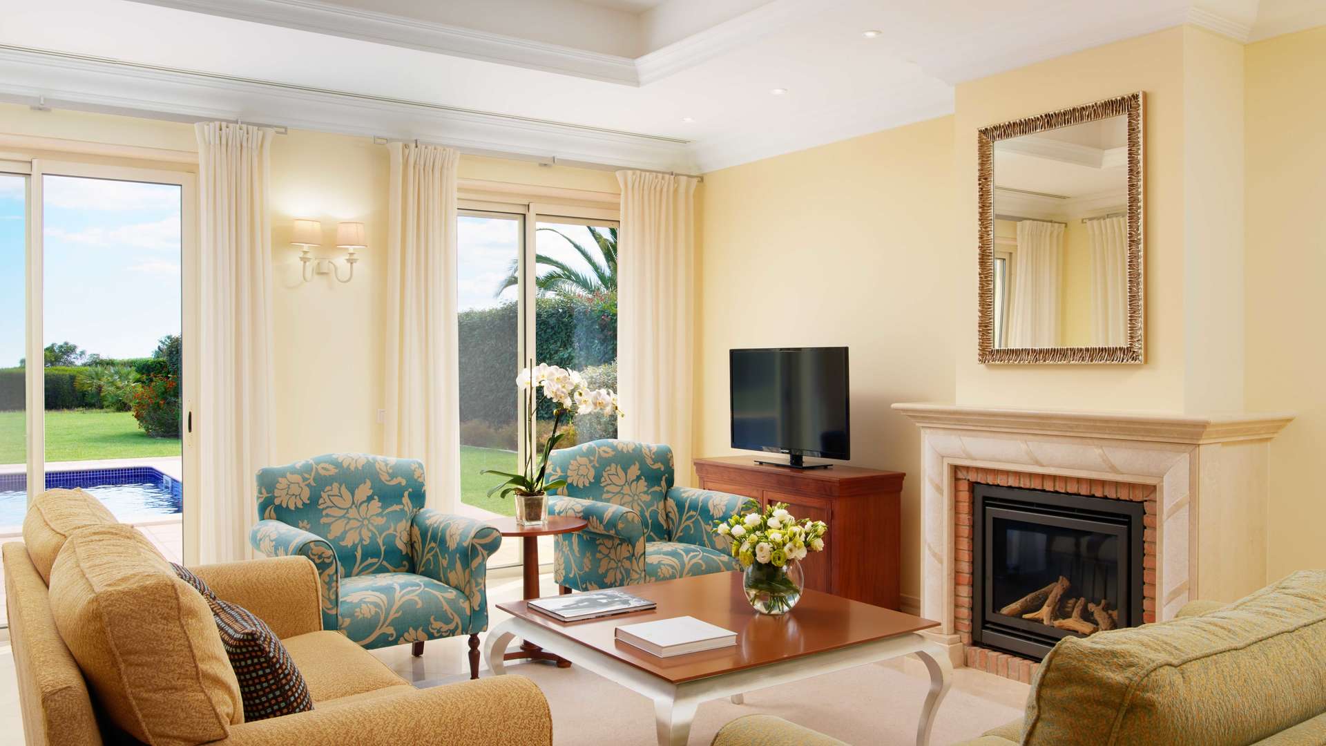 Stunning 4-bedroom villa exterior in Miradouro Village, Monte Rei Golf, Algarve, Portugal