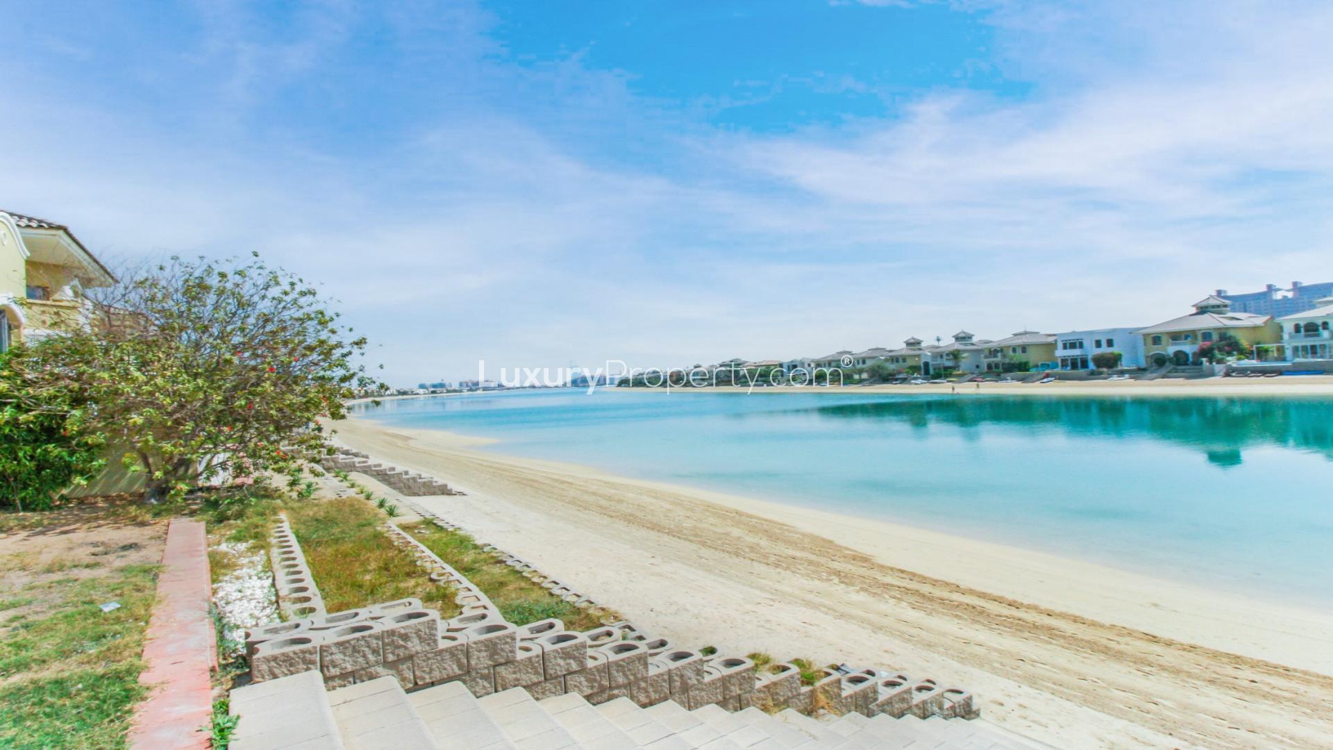 Spacious living area with waterfront views in Palm Jumeirah Garden Home villa