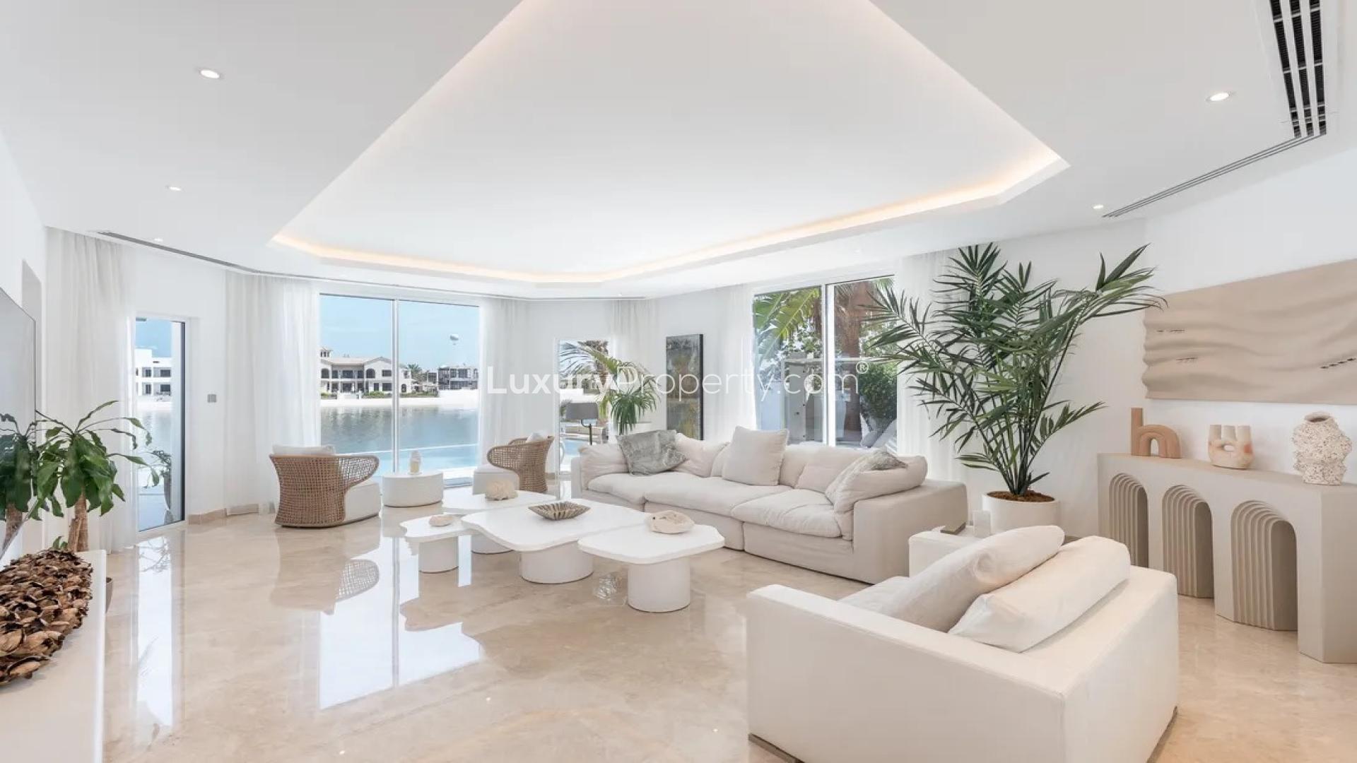 Modern kitchen and dining area in Palm Jumeirah Garden Homes villa for sale