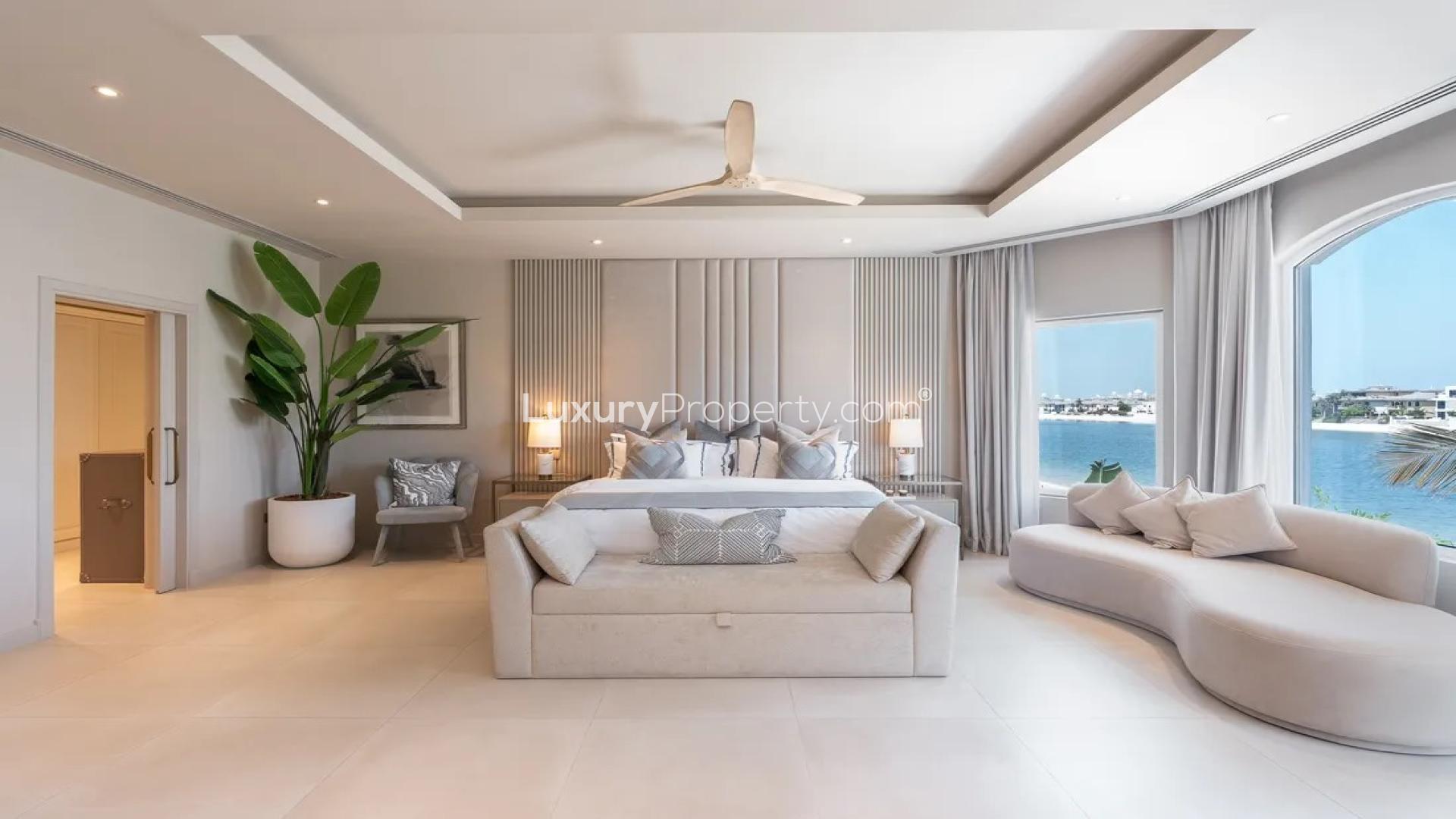 Luxurious Palm Jumeirah villa with pool and garden, Garden Homes, for sale