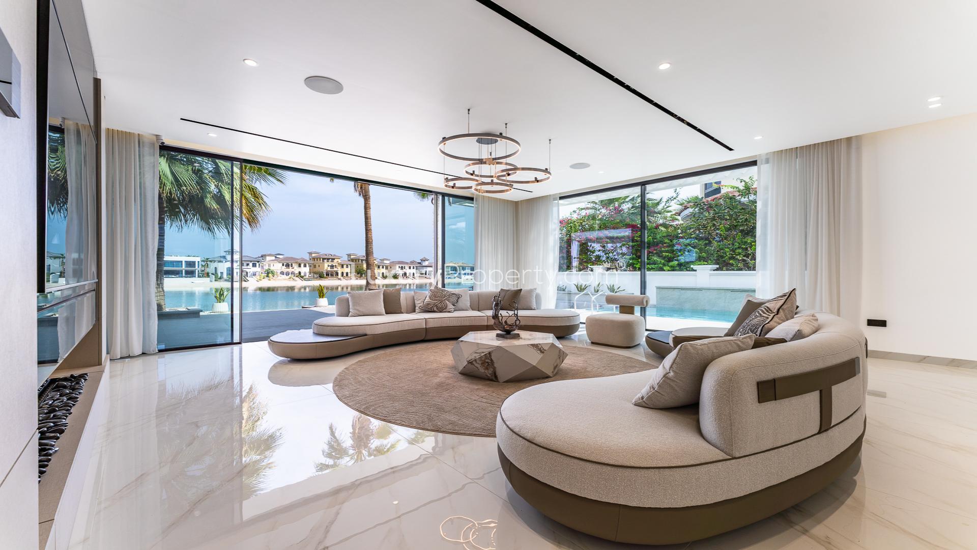 Modern living room in luxury 4-bedroom villa, Garden Homes, Palm Jumeirah, with waterfront view