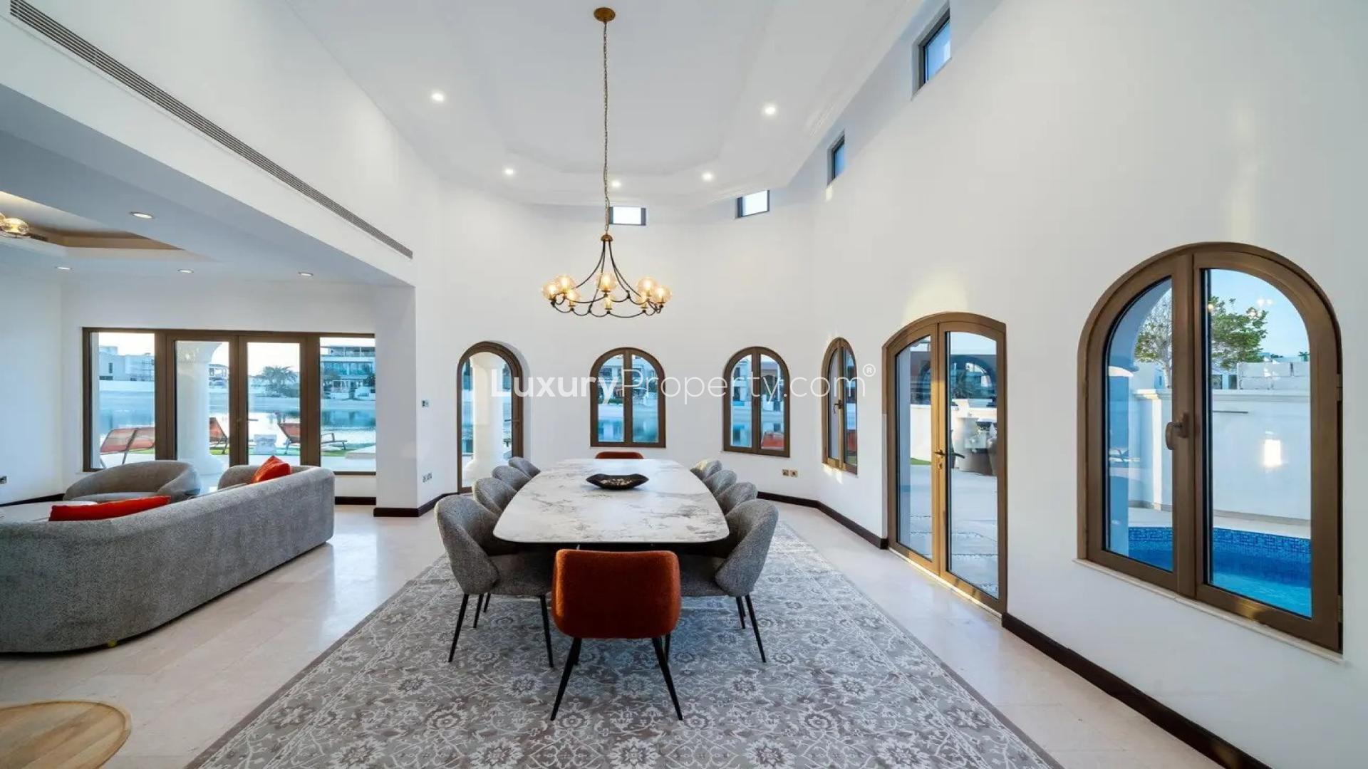 Luxurious 4-bedroom villa for sale in Palm Jumeirah, Garden Homes, modern exterior design