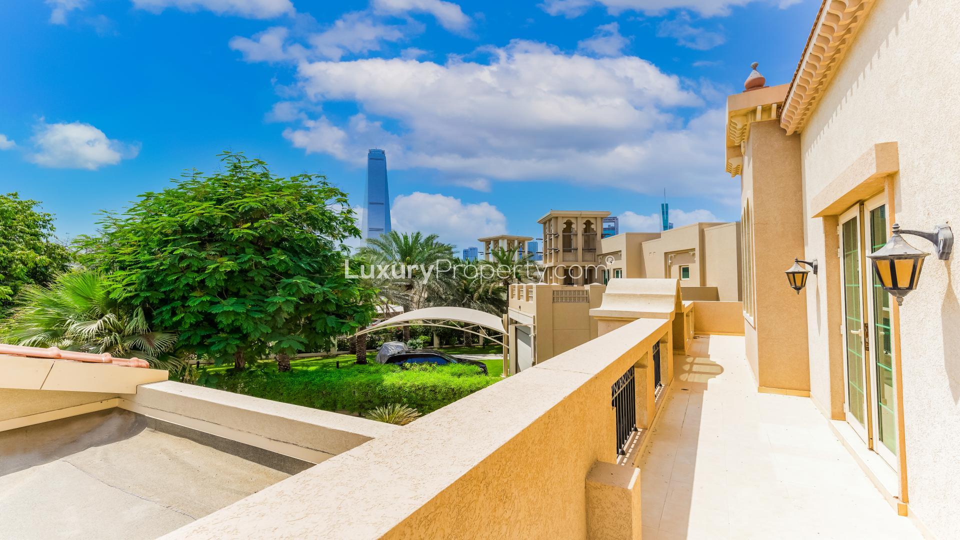 Luxurious villa with private pool in Oasis Cluster, Jumeirah Islands for sale