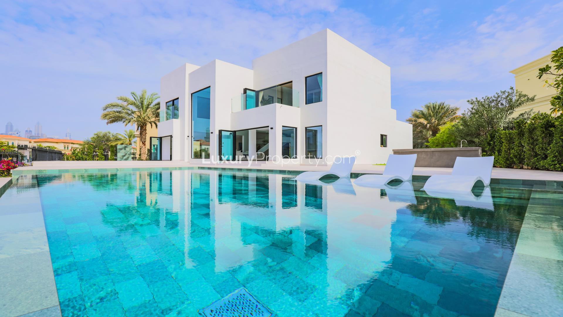 Buy Brand New 4-Bedroom Villa in Entertainment Foyer, Jumeirah Islands