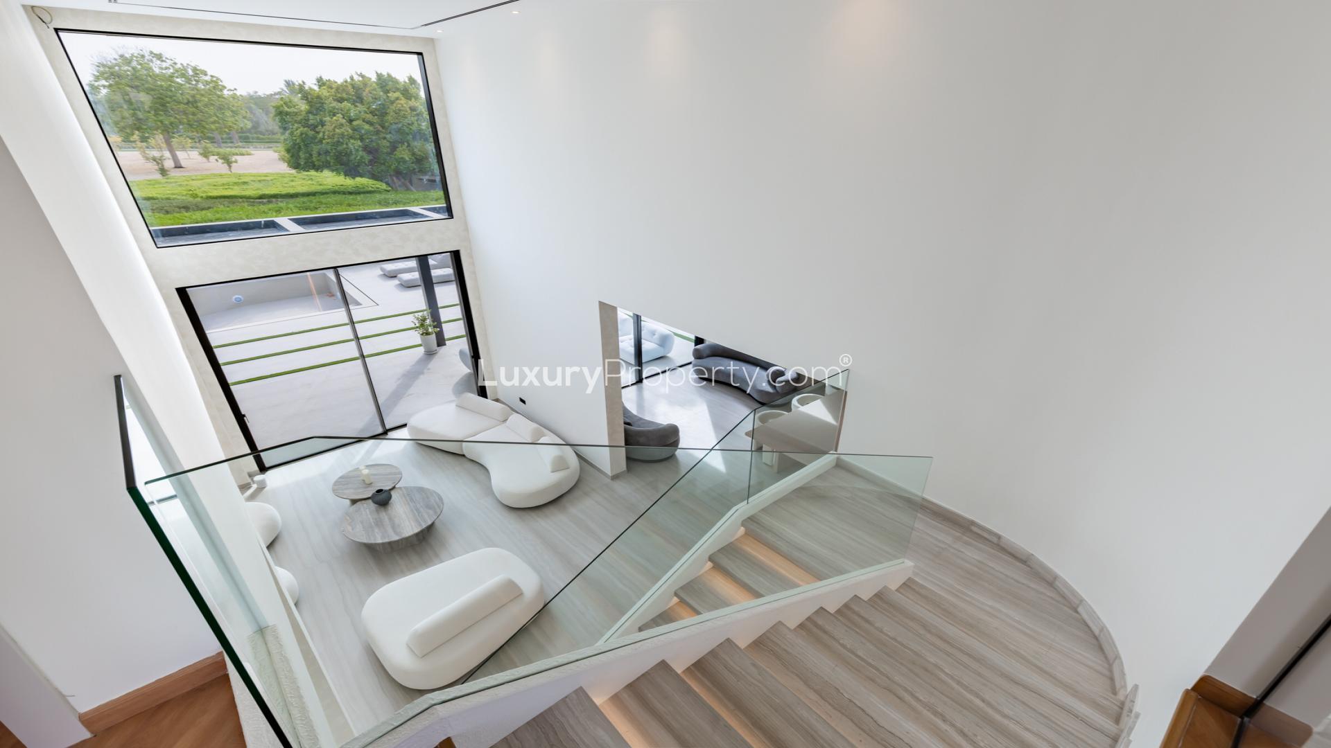 Modern bathroom in 5-bedroom villa for sale, Jumeirah Islands Oasis Clusters