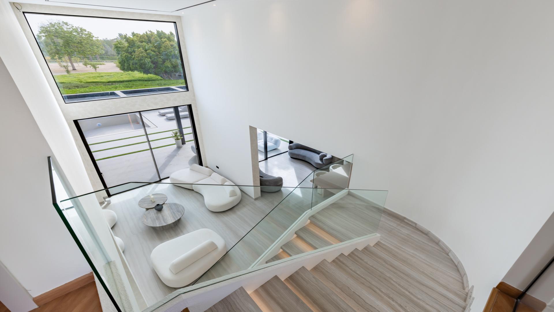 Modern bathroom in 5-bedroom villa for sale, Jumeirah Islands Oasis Clusters