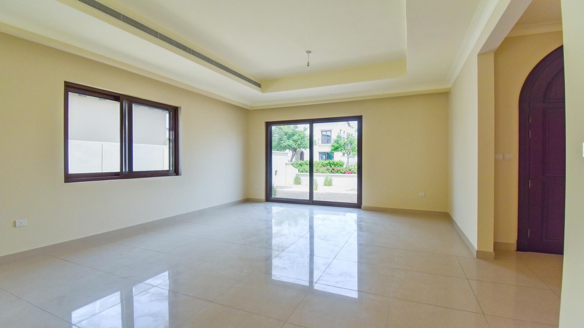 Beautiful 4-bedroom villa with garden in Rasha, Arabian Ranches 2, for sale