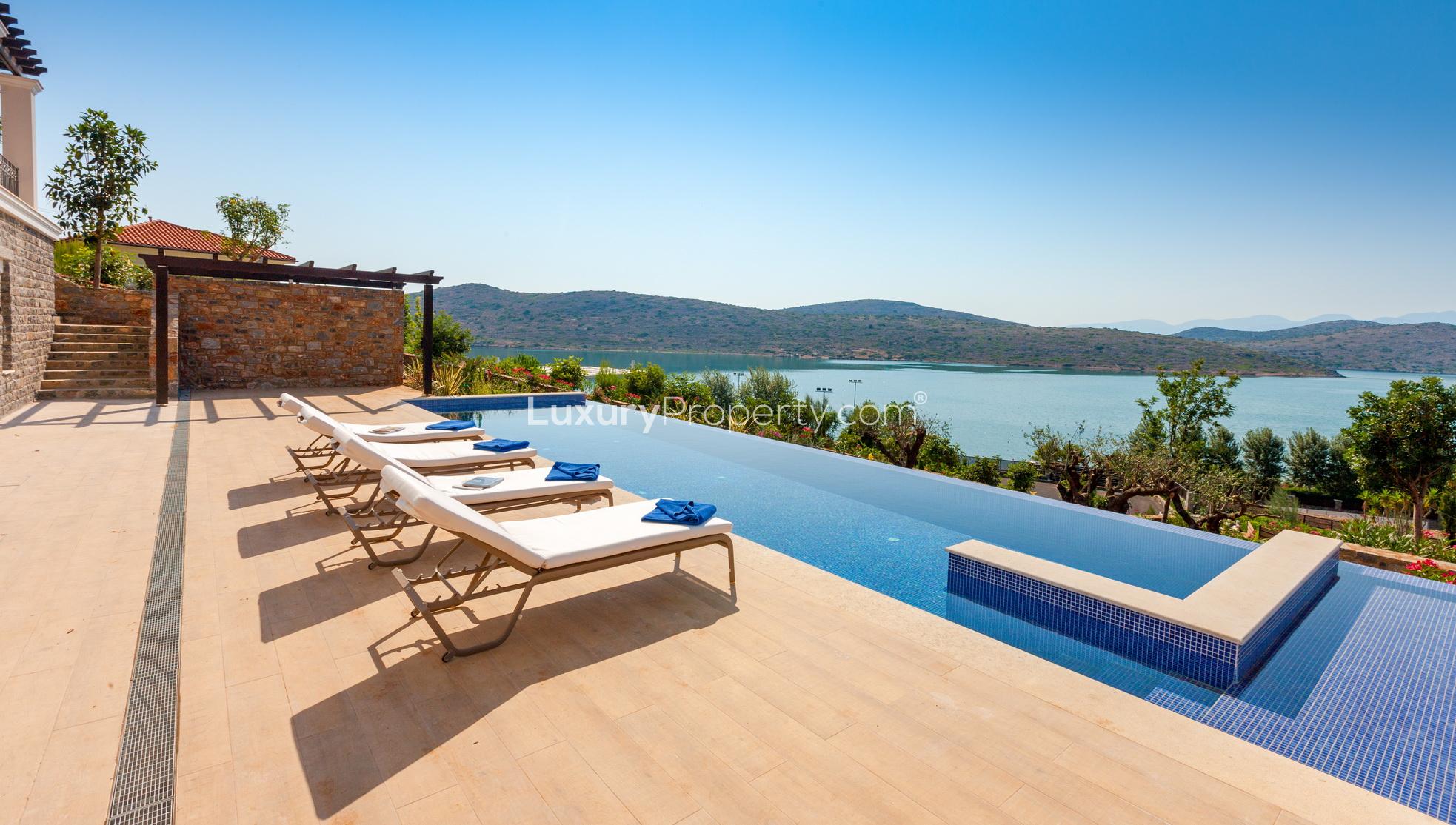 Luxurious 4-bedroom villa with pool at Villa Alexandra, Crete, for sale