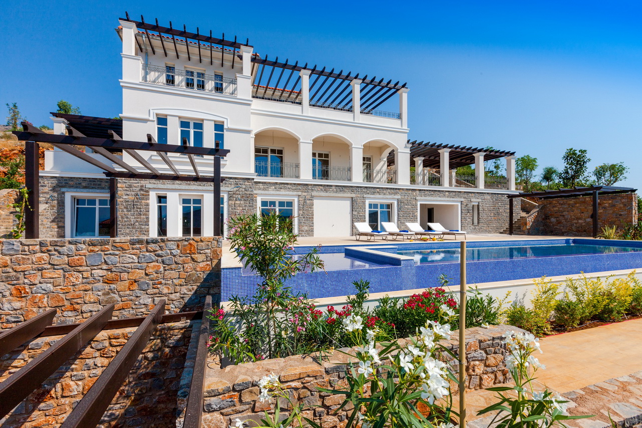 Stunning Villa Alexandra in Crete with sea view, terrace, and jacuzzi for sale