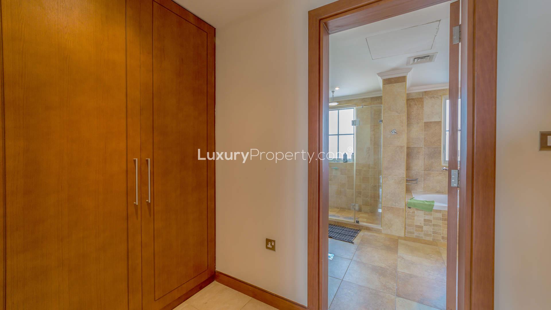 Beautiful villa in Whispering Pines, JGE with private pool and lush garden