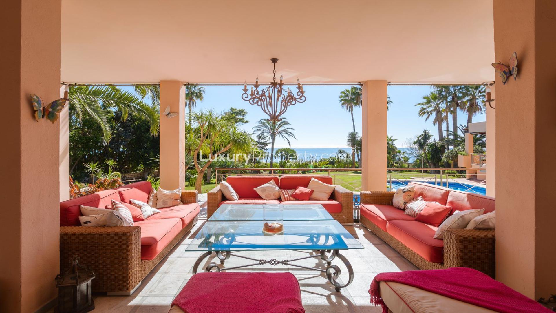 Exclusive beachfront villa with pool on New Golden Mile, Estepona, for sale