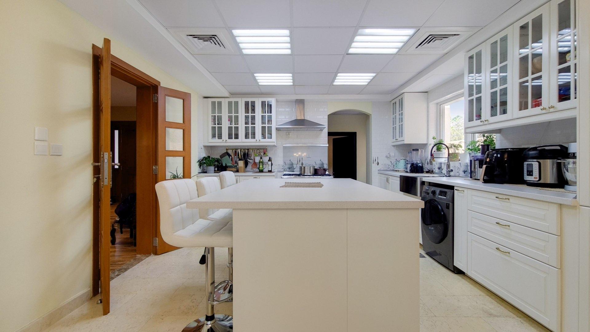 Elegant living and dining area in upgraded Meadows 3 villa for sale, LP15542