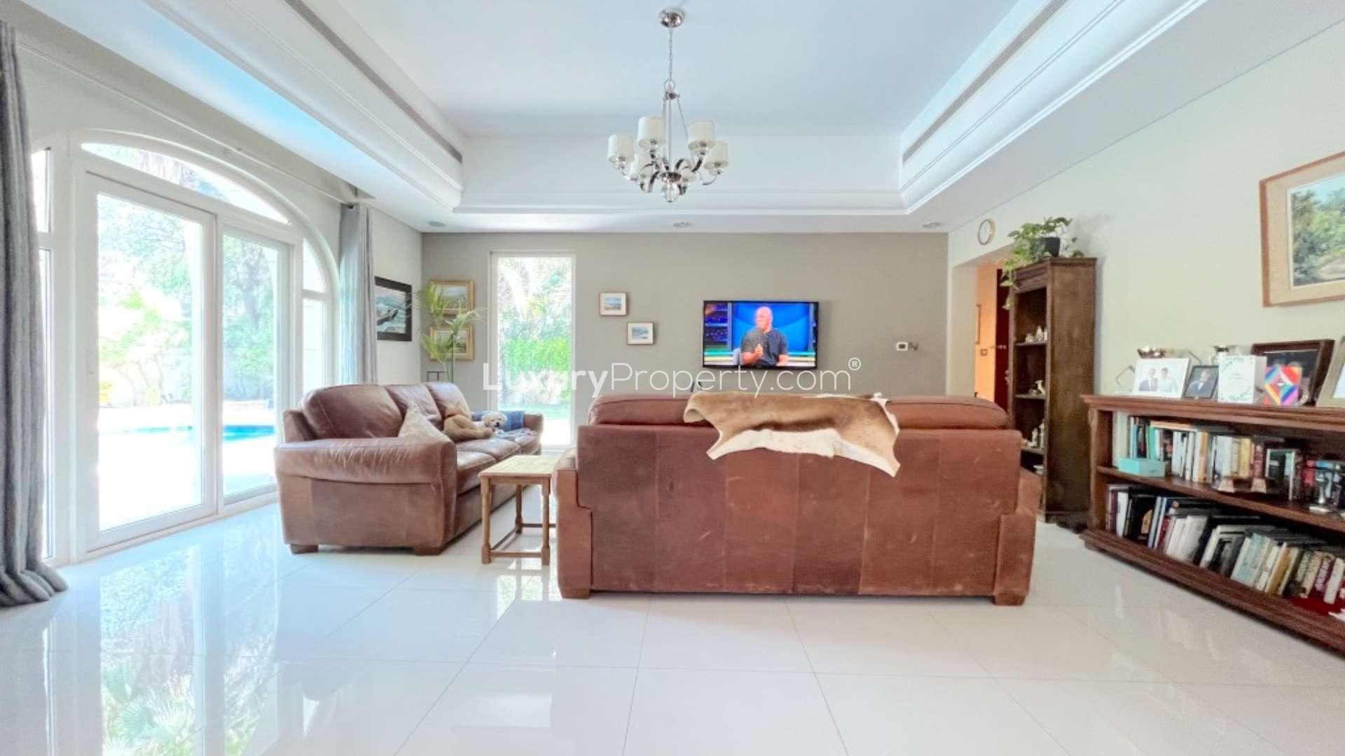 Stunning villa with pool in Victory Heights, Dubai Sports City, for sale