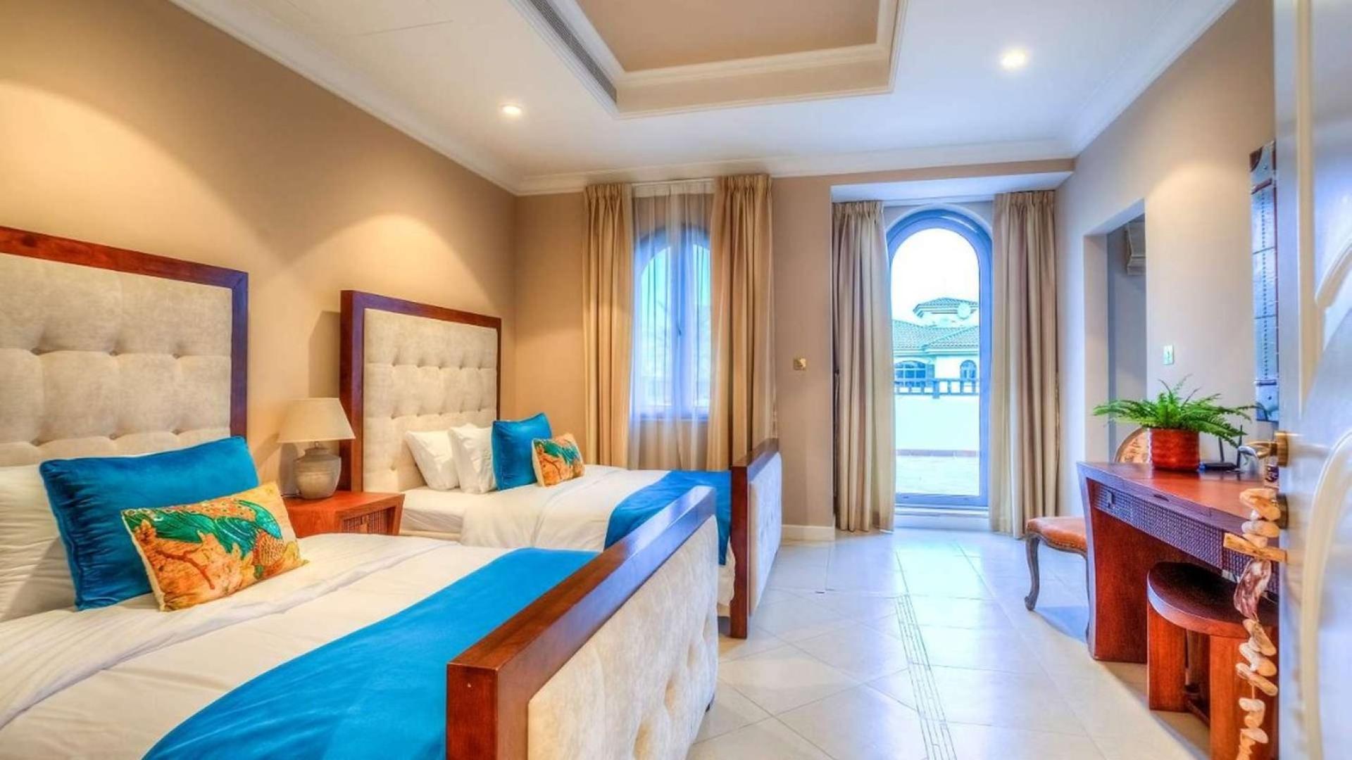 Fully furnished 5-bedroom villa with lush garden, Palm Jumeirah, Garden Homes, for rent