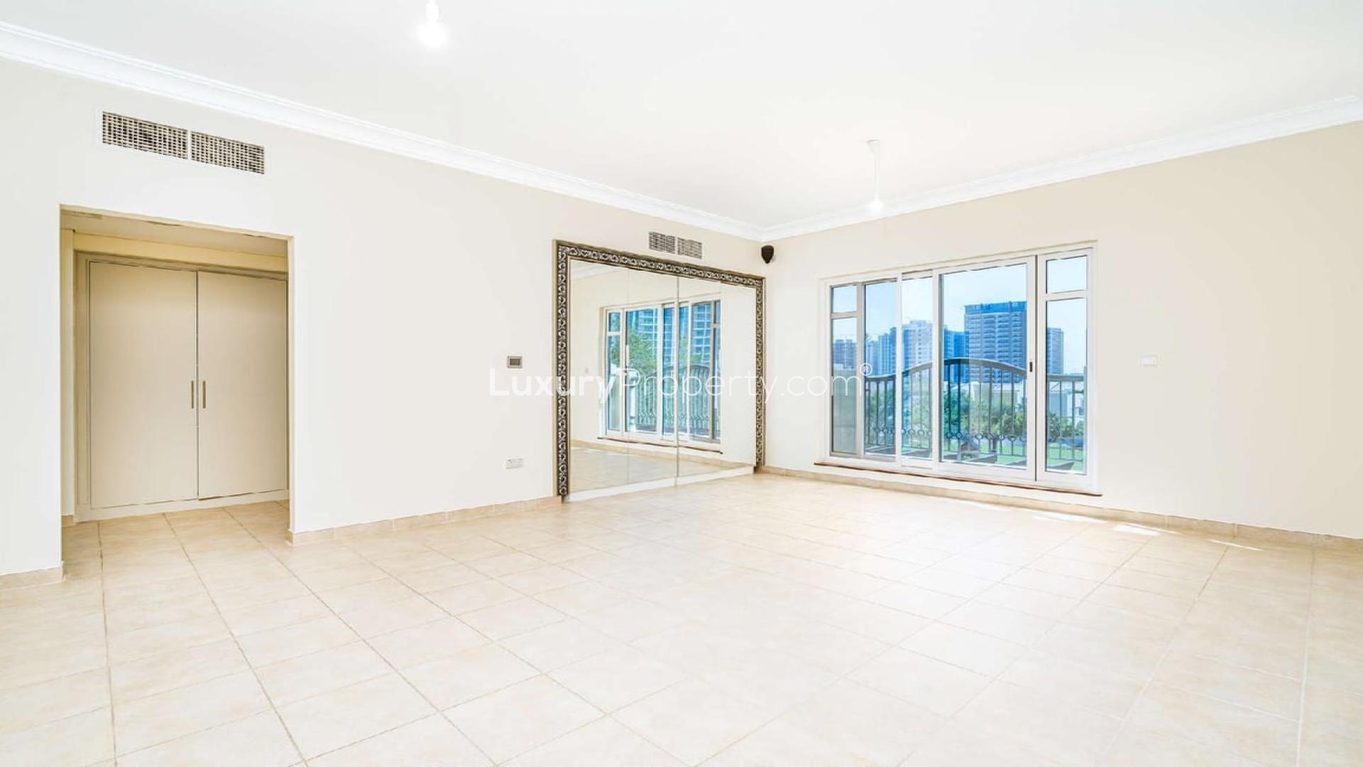 Beautiful 5-bedroom villa with garden in Victory Heights, Dubai Sports City for rent