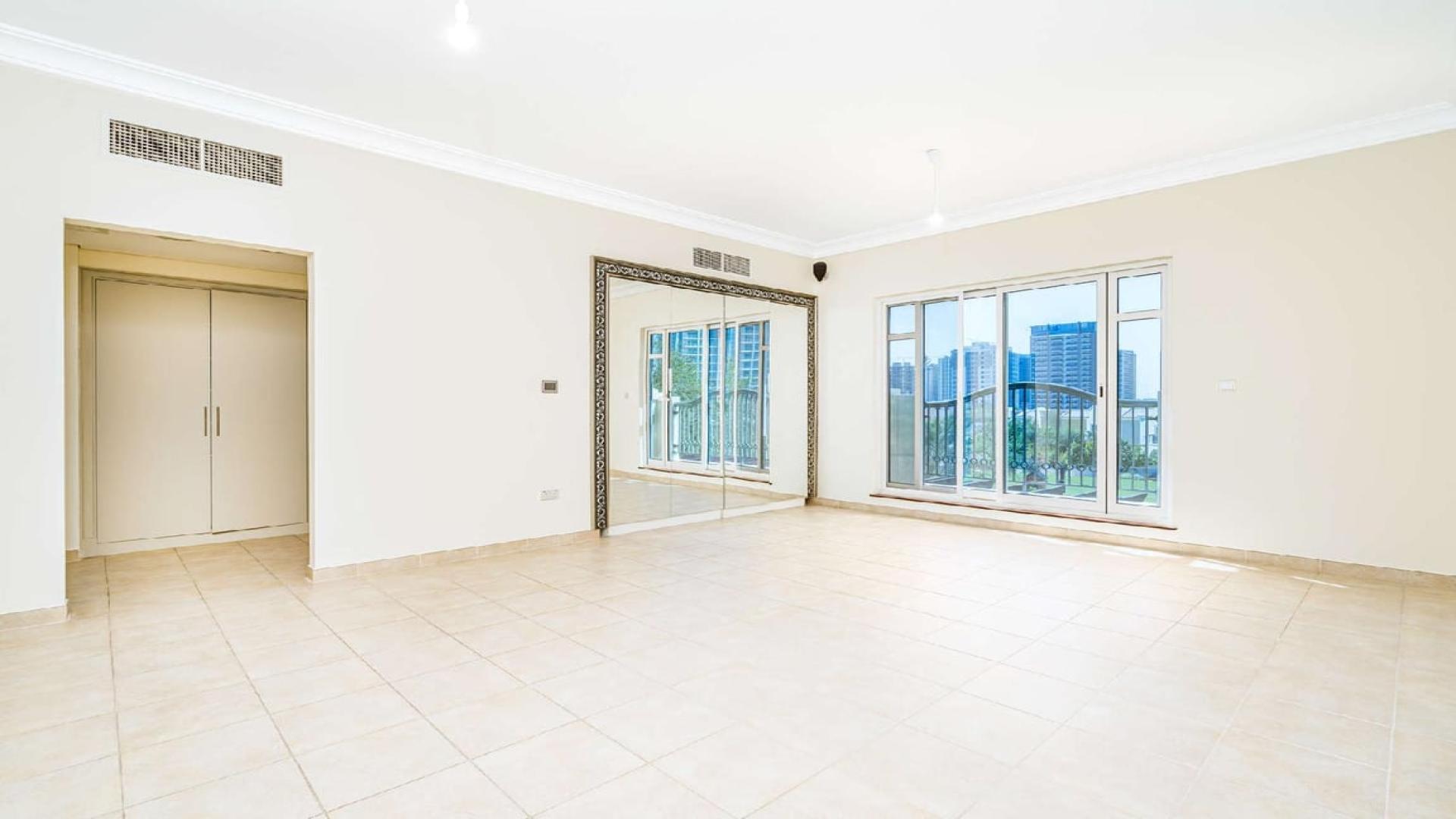 Beautiful 5-bedroom villa with garden in Victory Heights, Dubai Sports City for rent