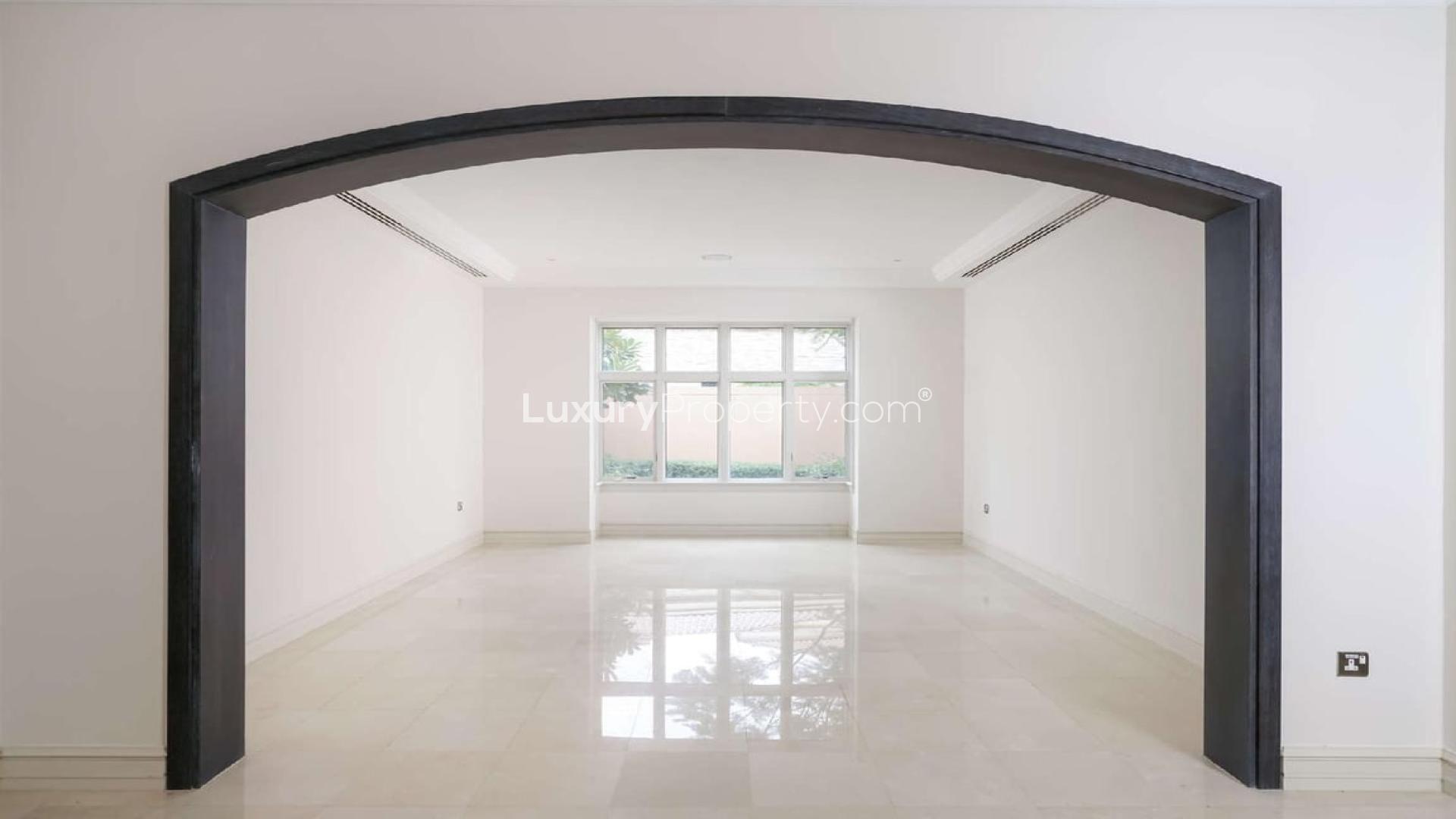 Mediterranean villa with pool in Jumeirah Golf Estates, 5-bedroom rental listing LP03935