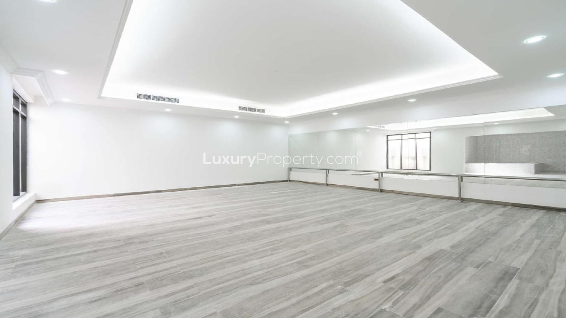 Modern villa with pool in Pearl Jumeirah, Jumeirah community, available for sale