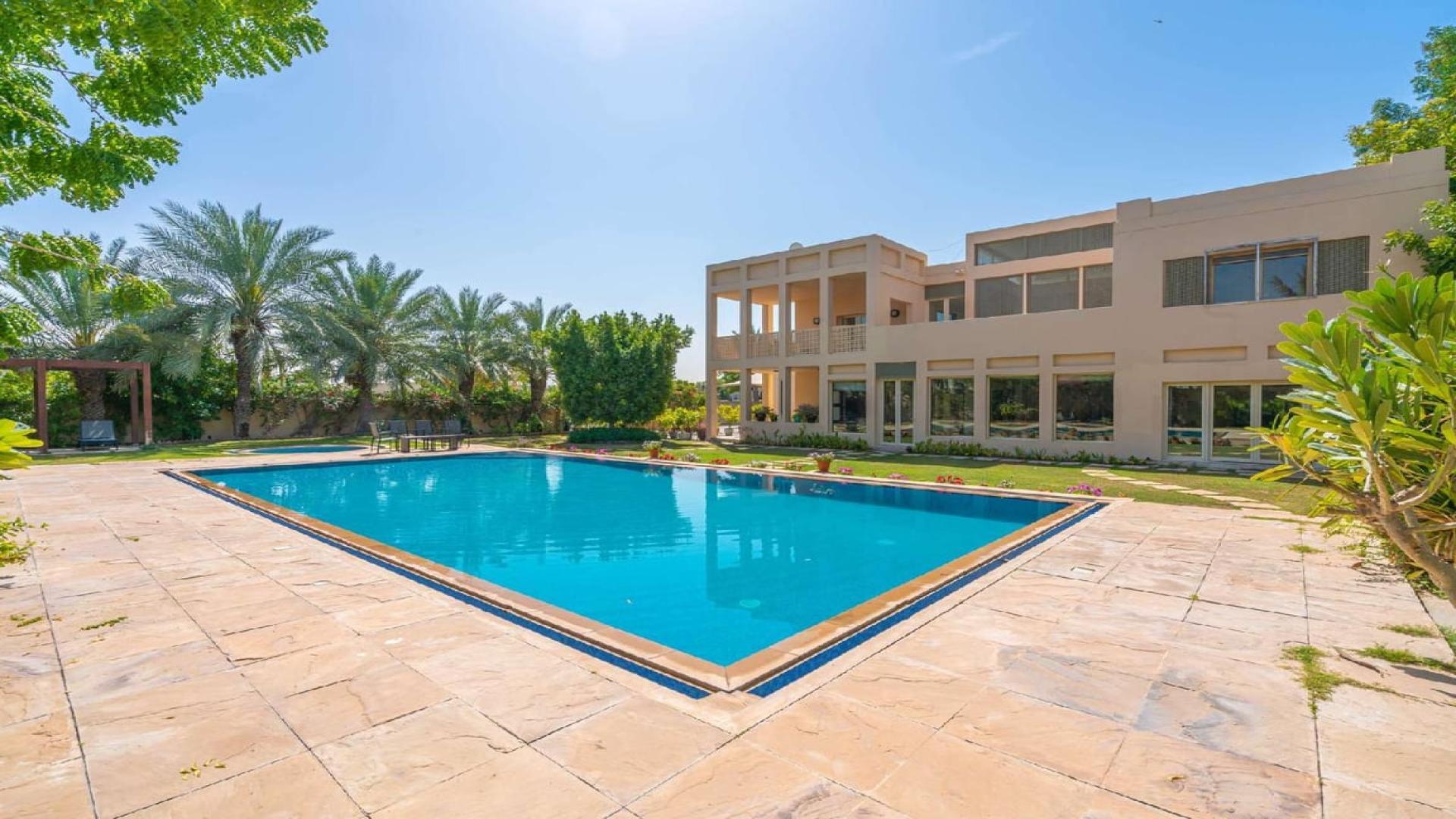 Stunning villa with private pool in Emirates Hills, Dubai, available for rent