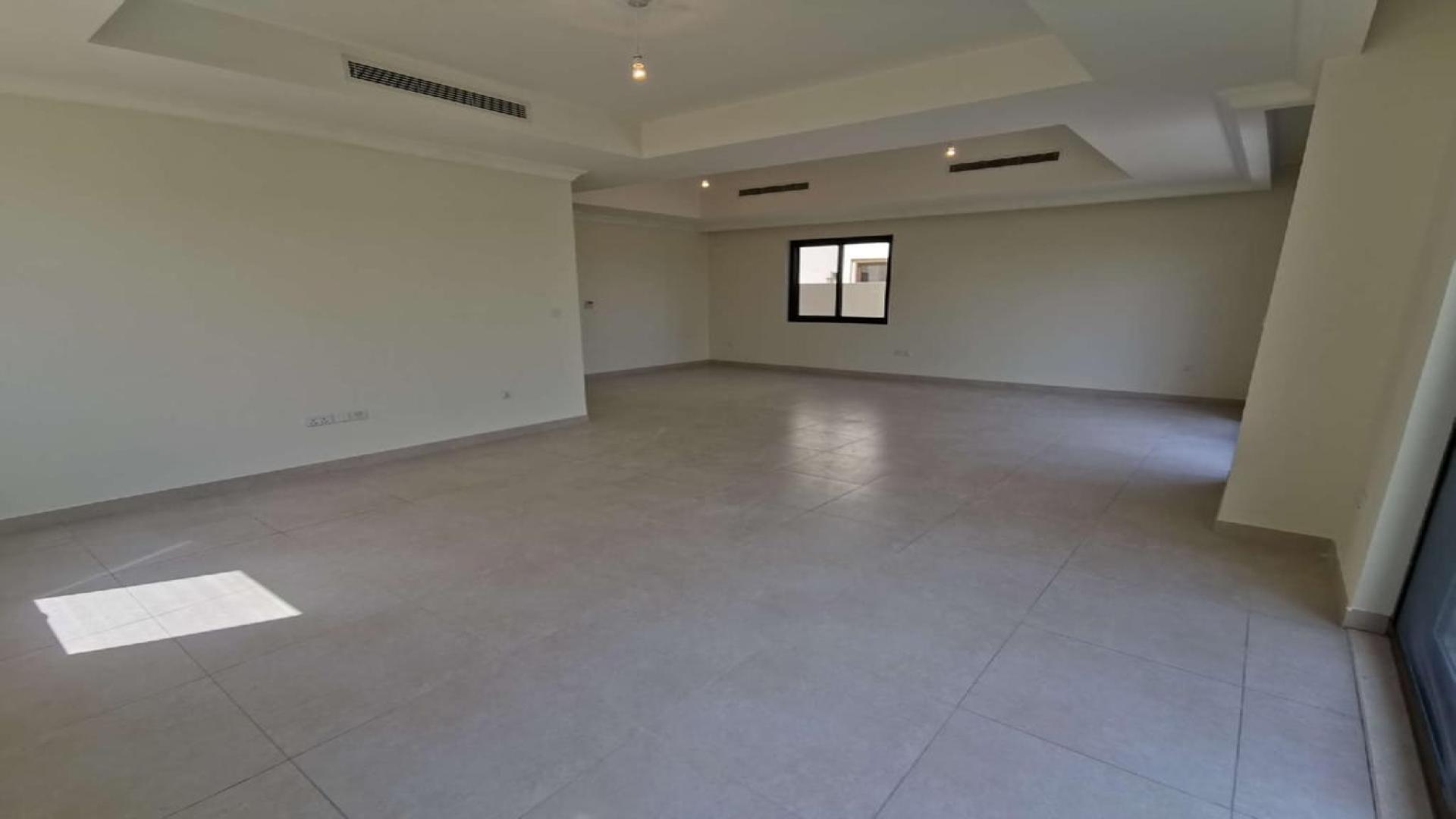 Spacious living area in 5-bedroom villa, Palma, Arabian Ranches 2, Dubai for rent