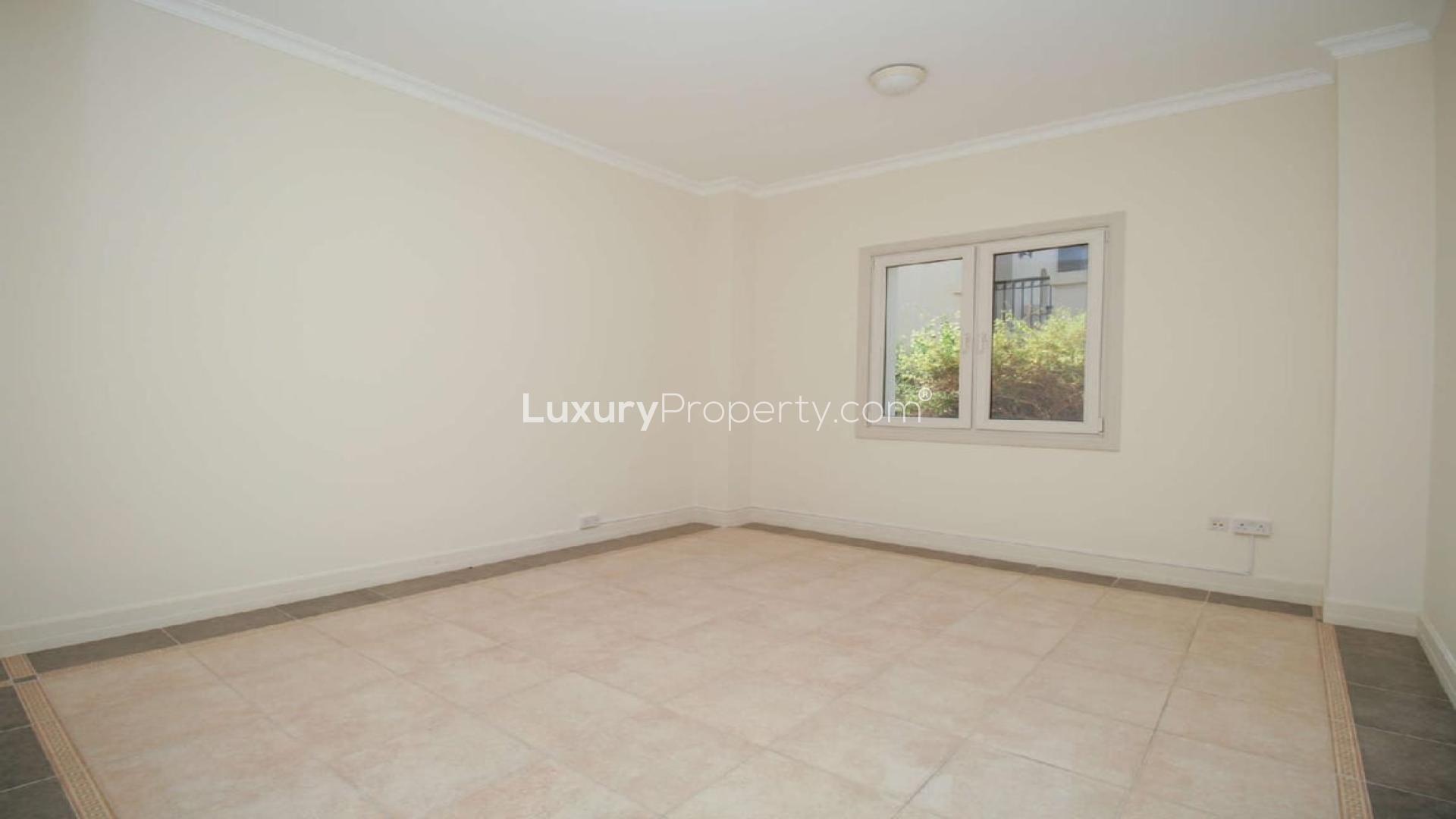 Luxury villa with private pool in Sienna Lakes, Jumeirah Golf Estates, for rent