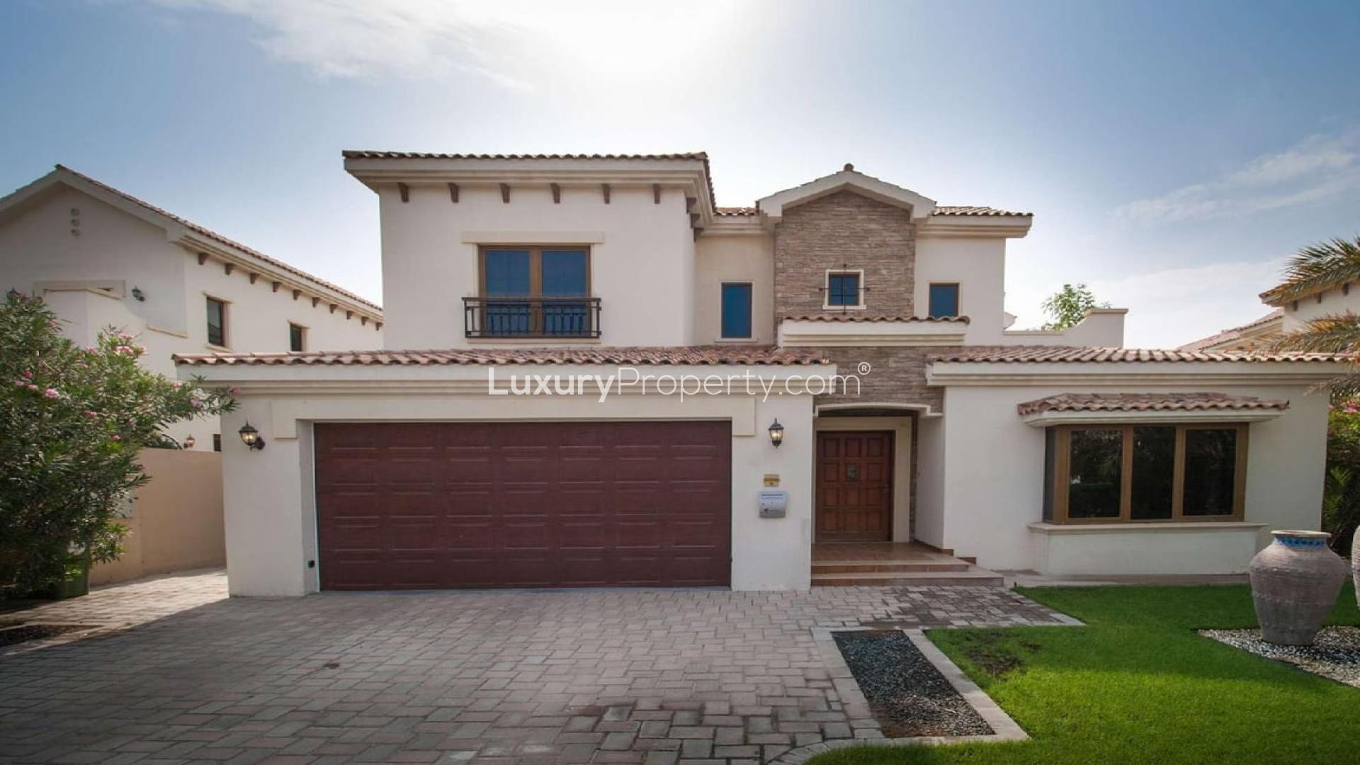 Extended five-bedroom villa with golf view in Jumeirah Golf Estates, Earth community