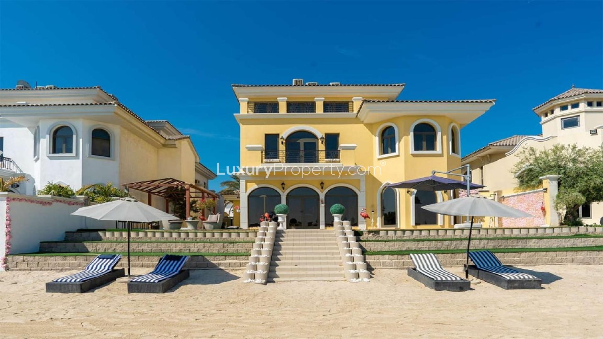 Furnished beachfront villa with sun loungers, Palm Jumeirah Garden Homes, available for rent