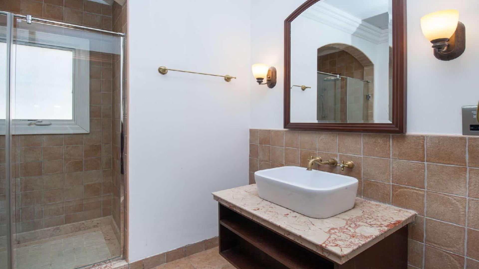 Luxurious villa with private pool in Flame Tree Ridge, Jumeirah Golf Estates for rent