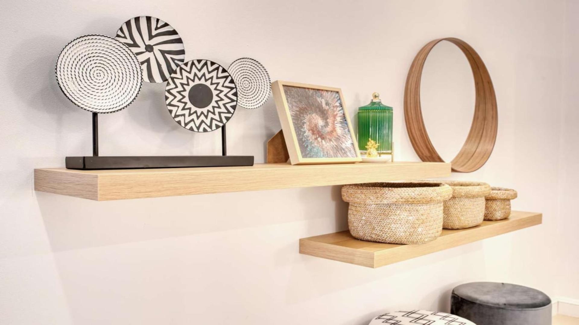 Luxurious Palm Jumeirah villa with private pool, furnished garden, and modern architecture for rent