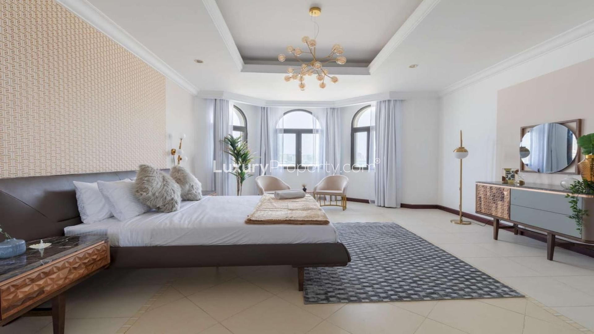 Luxurious bedroom in Palm Jumeirah Garden Homes villa, available for short-term rental