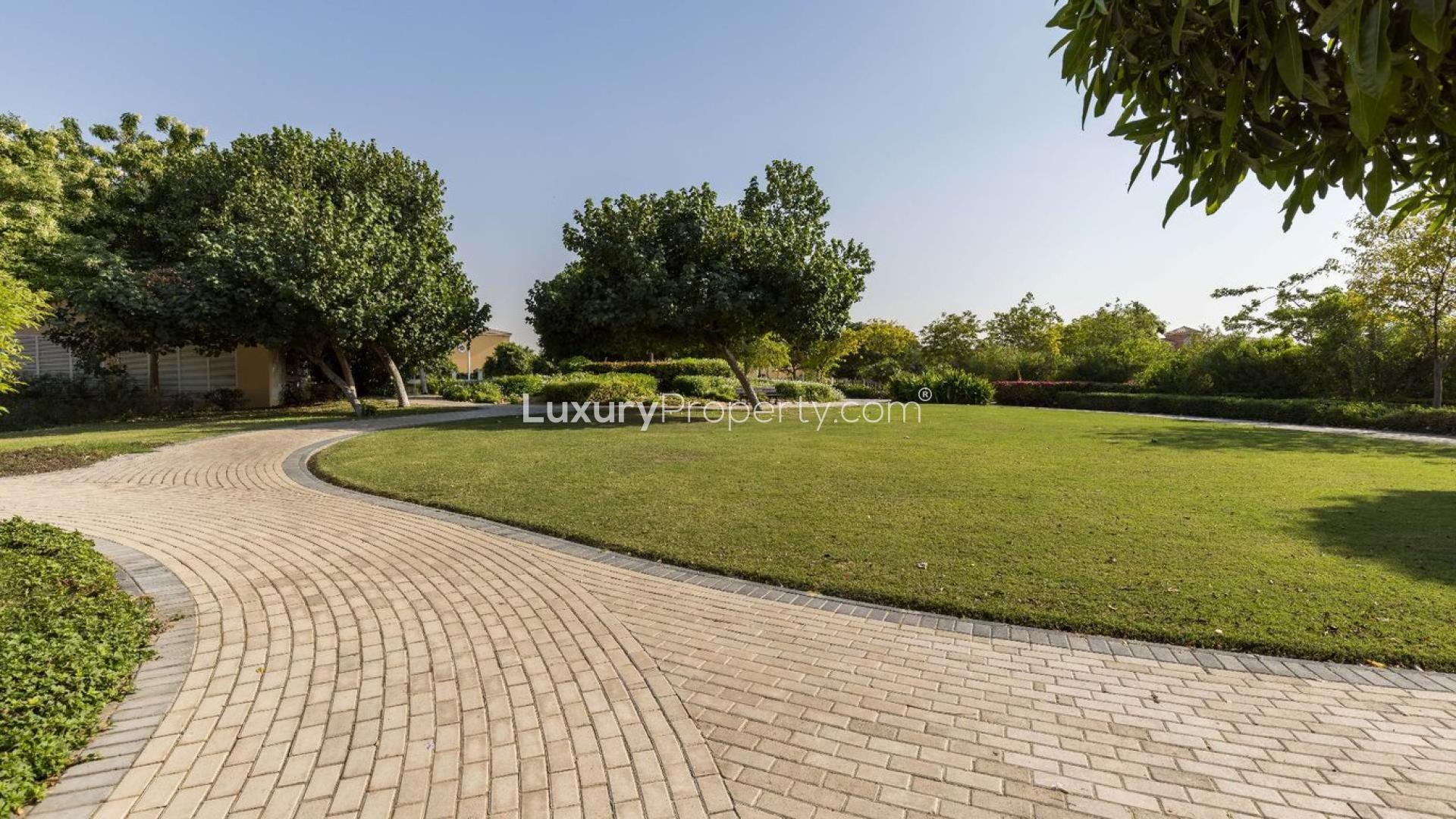 Exterior view of spacious villa for rent in Legacy, Jumeirah Park, District 2