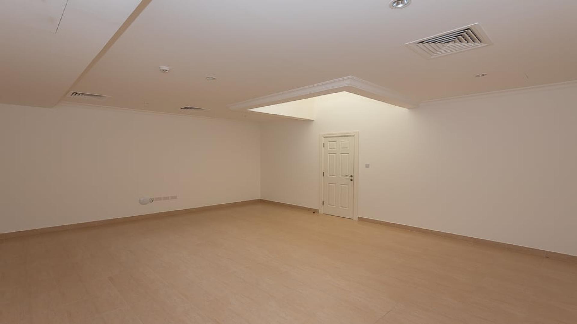 Luxurious living room in Jumeirah Golf Estates villa for rent, Earth community, modern decor