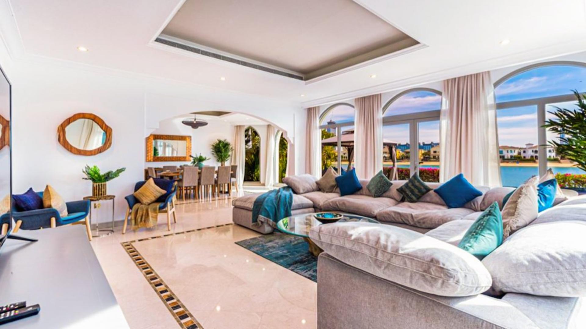 Furnished luxury villa exterior with garden, Palm Jumeirah, available for rent, 5 bedrooms