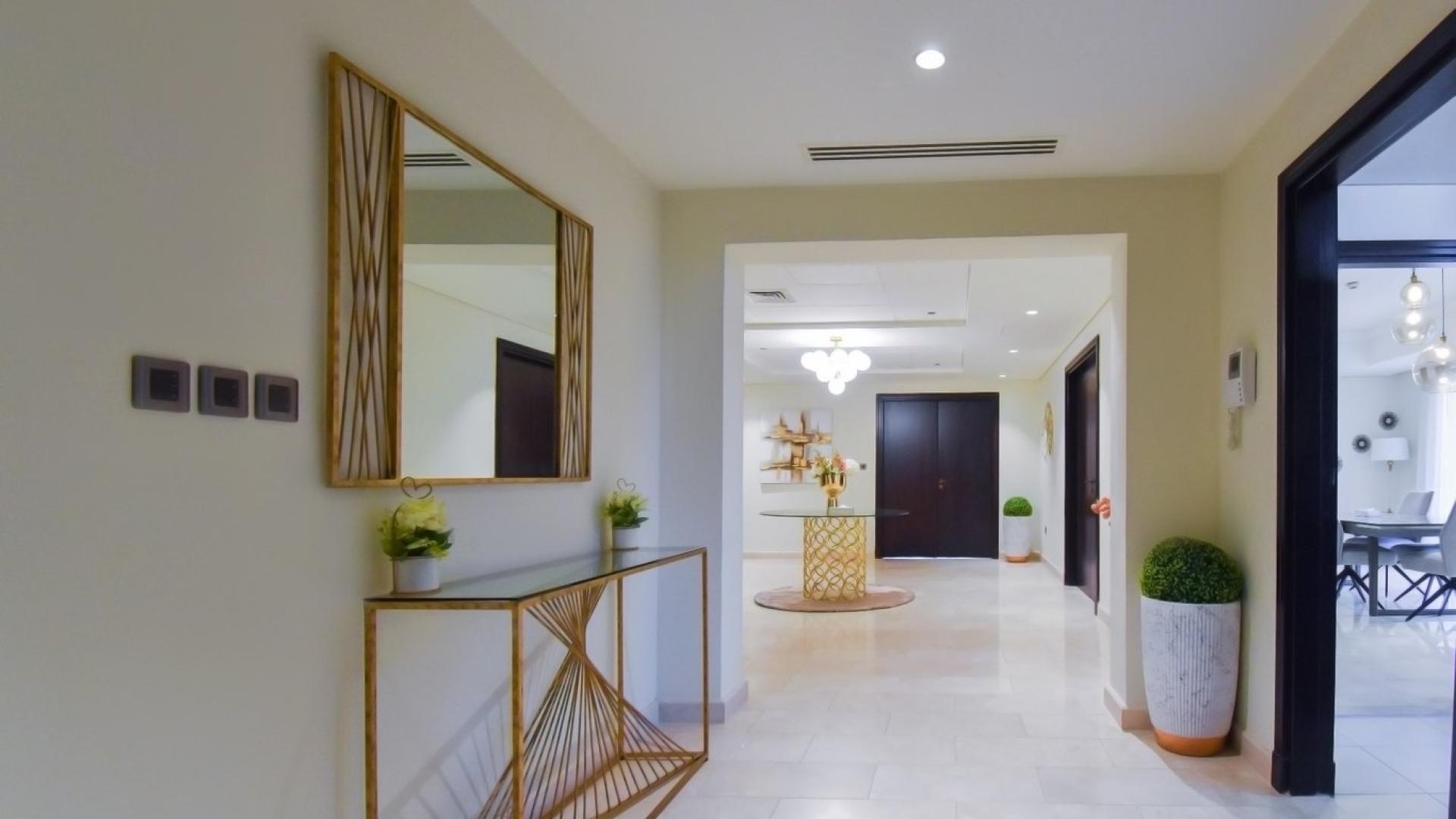 Luxurious Palm Jumeirah villa pool with ocean view at Balqis Residences, Kingdom of Sheba
