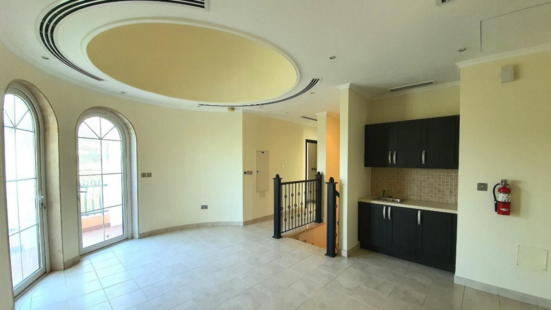 Exterior of spacious 5-bedroom villa with pool in Legacy, Jumeirah Park for rent