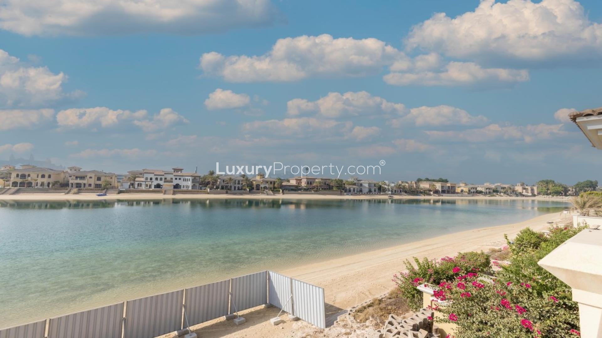 Villa with palm trees in Garden Homes, Palm Jumeirah, available for rent