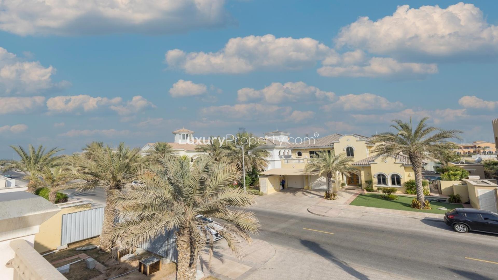 Front view of 5-bedroom villa for rent in Garden Homes, Palm Jumeirah