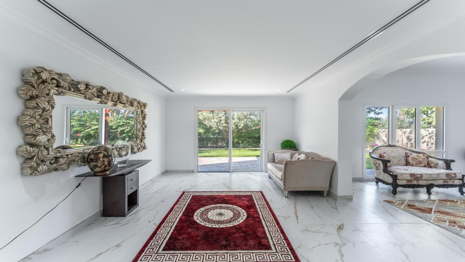 5-bedroom villa in Meadows 6 with lush garden and patio for rent