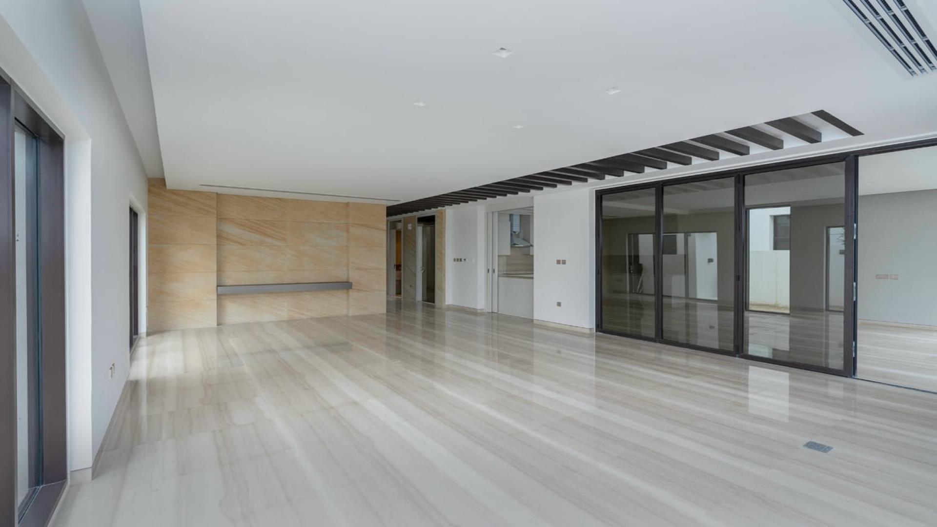 Golf course view from luxury villa in Damac Hills, Trevi community, LP41135