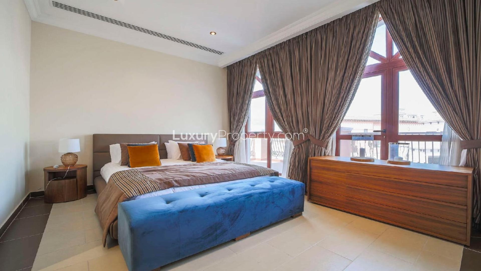 Villa for sale in Jumeirah Golf Estates, Fire, with garden view and spacious driveway