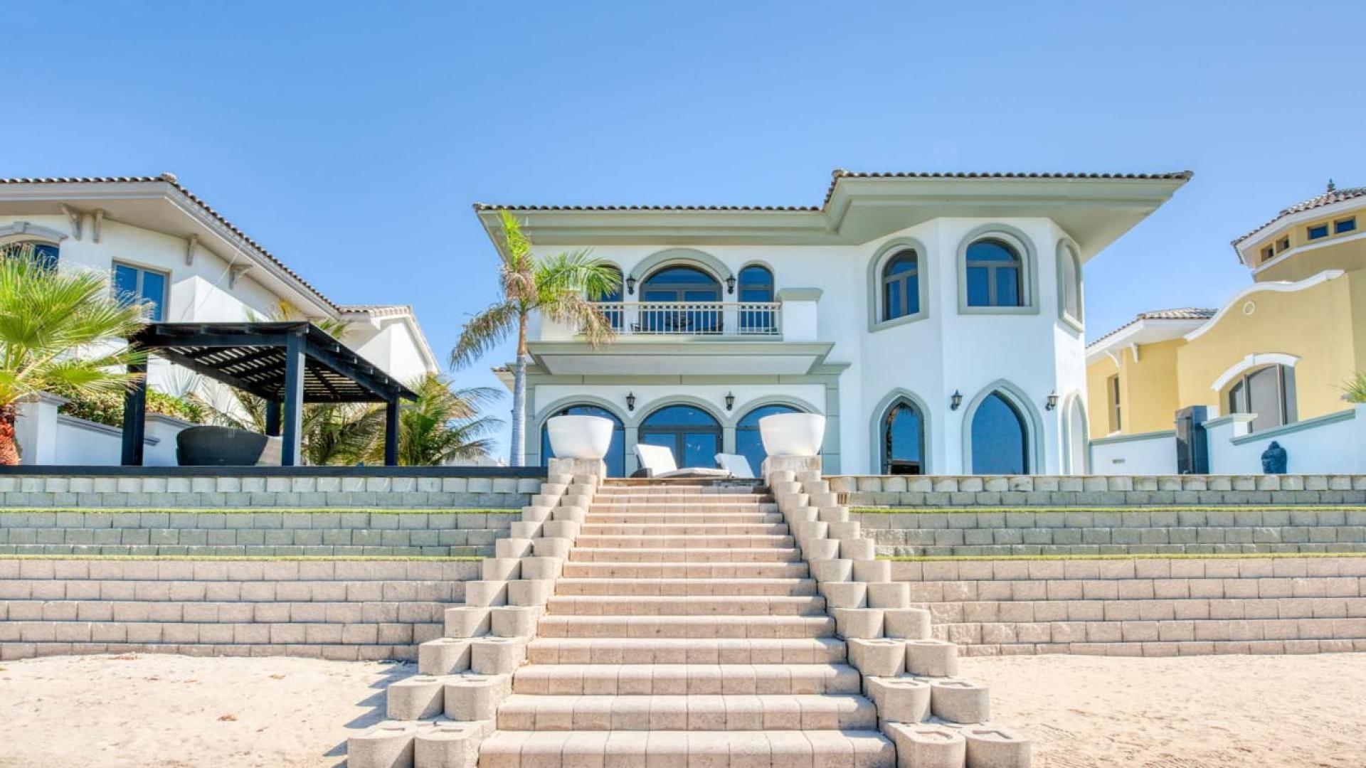 Palm Jumeirah villa with Atlantis view, five bedrooms, garden home, for sale