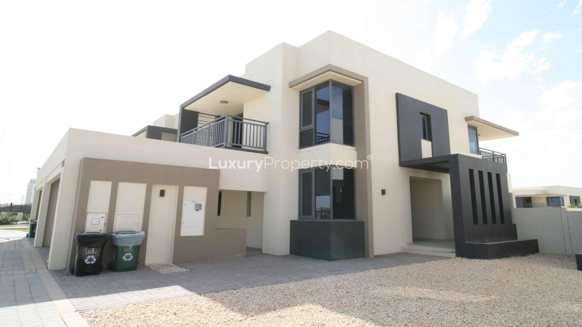 Modern kitchen and open living space in 5-bedroom townhouse, Maple, Dubai Hills Estate