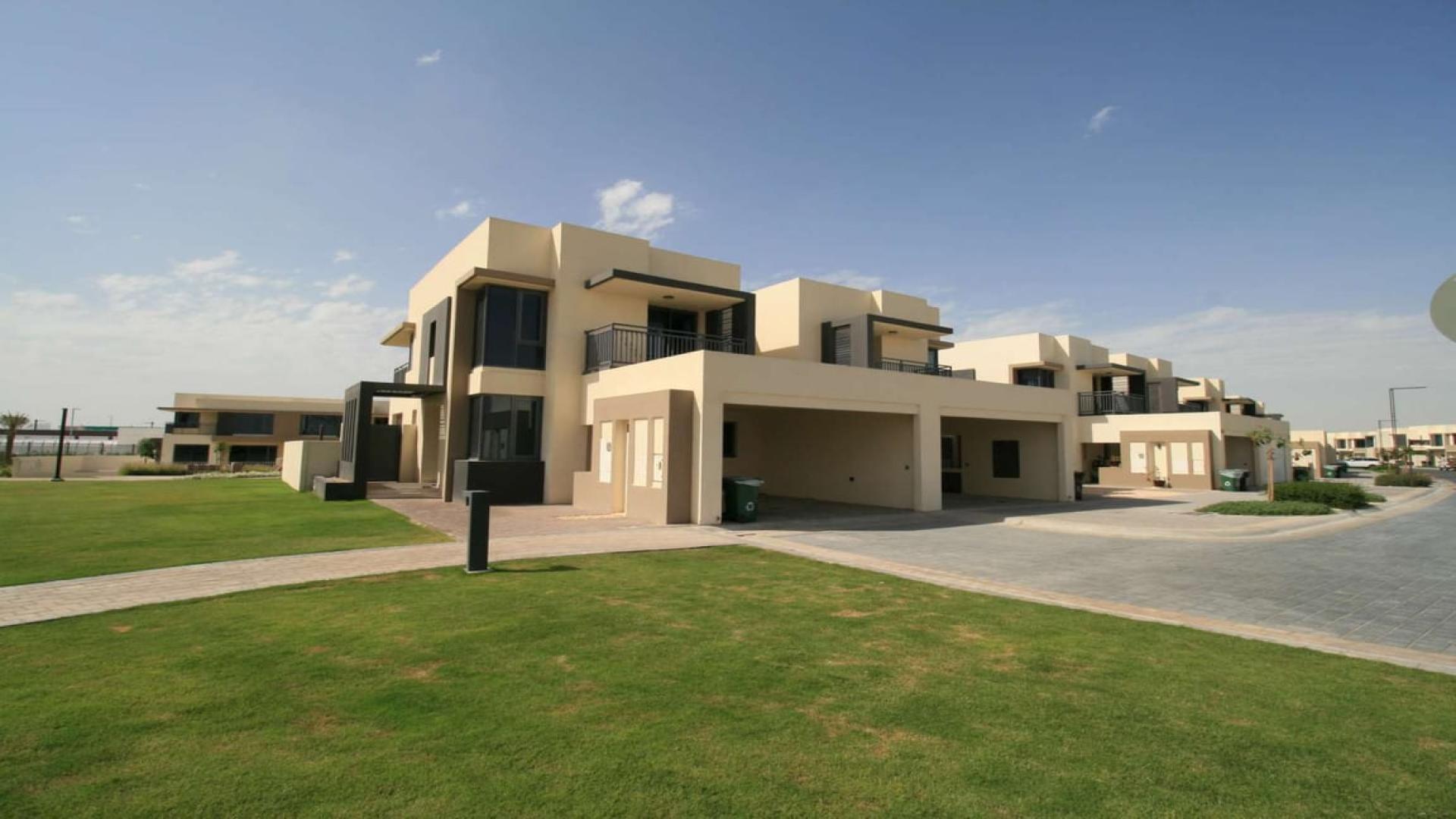 Brand-new 5-bedroom townhouse exterior in Maple, Dubai Hills Estate for rent